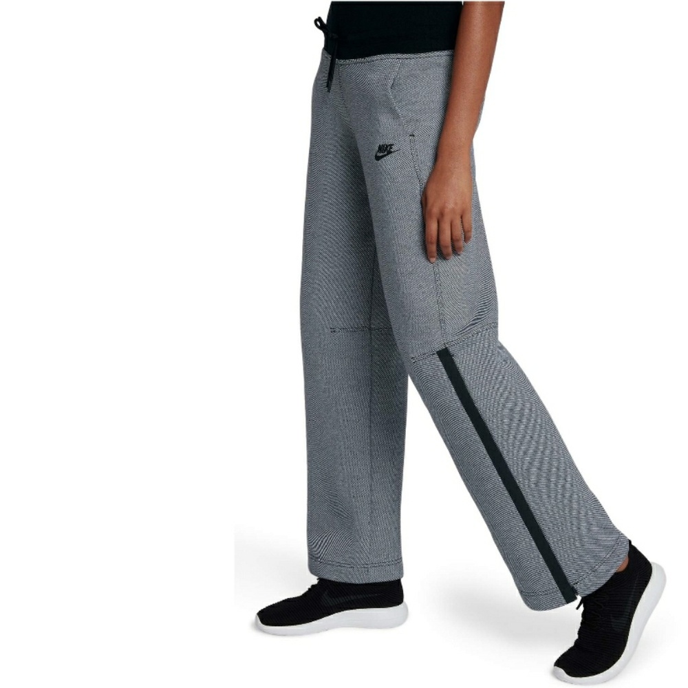 NWOT Nike Drawstring Technical Sweatpants Joggers